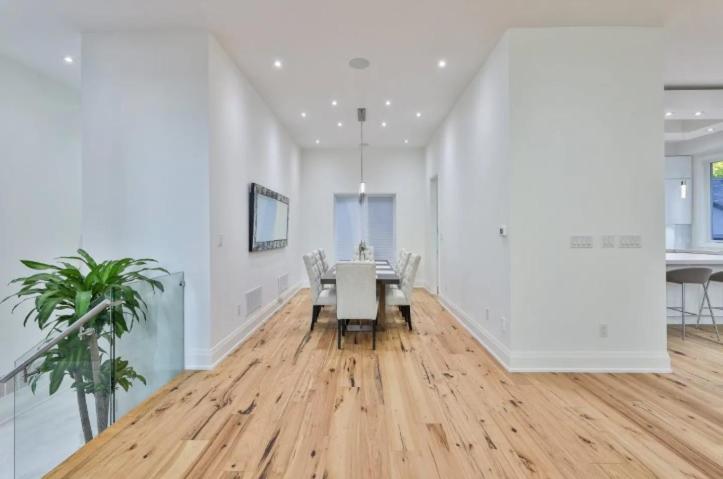 Executive Room In Toronto Next To Yorkdale Shopping Centre Extérieur photo